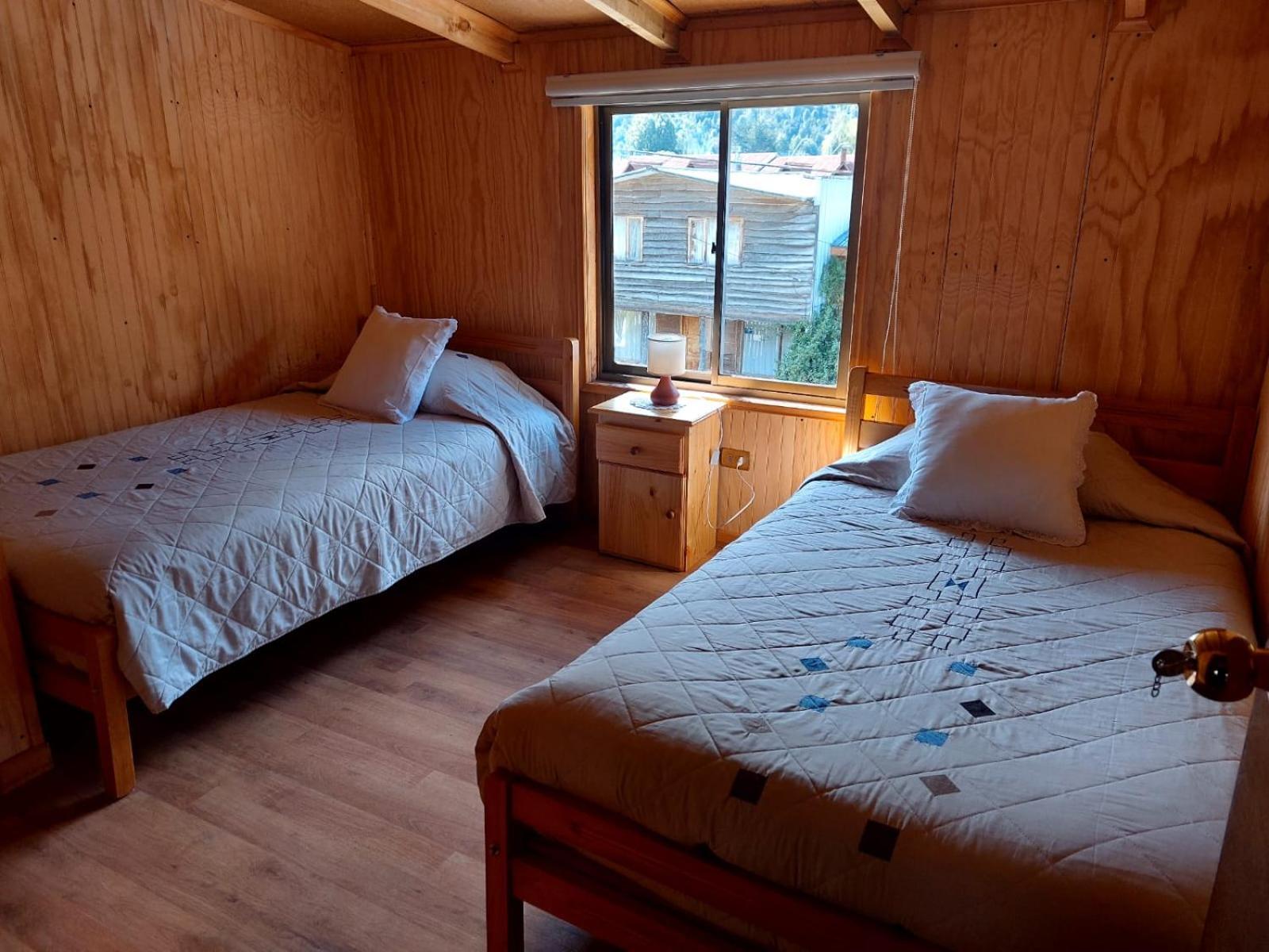Hostal Y Cabanas Ventisquero 푸에르토 푸유구아피 외부 사진