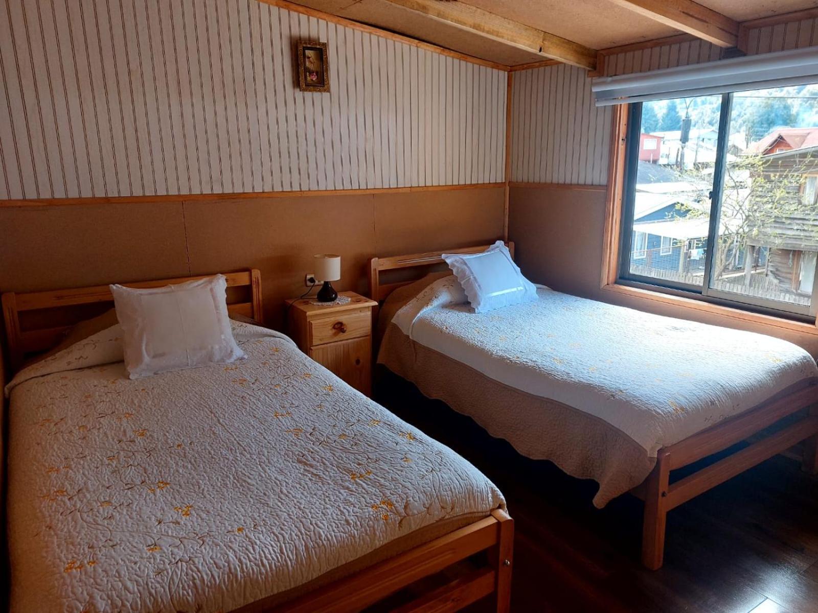 Hostal Y Cabanas Ventisquero 푸에르토 푸유구아피 외부 사진