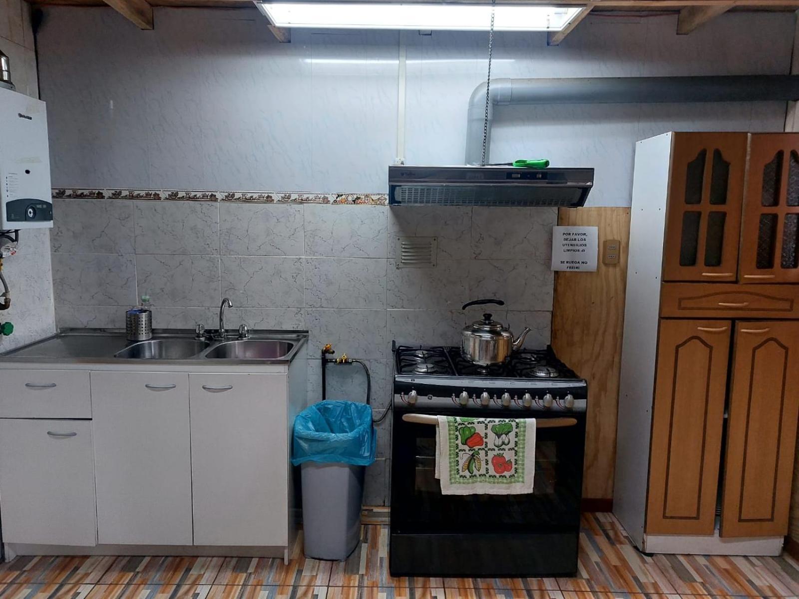 Hostal Y Cabanas Ventisquero 푸에르토 푸유구아피 외부 사진