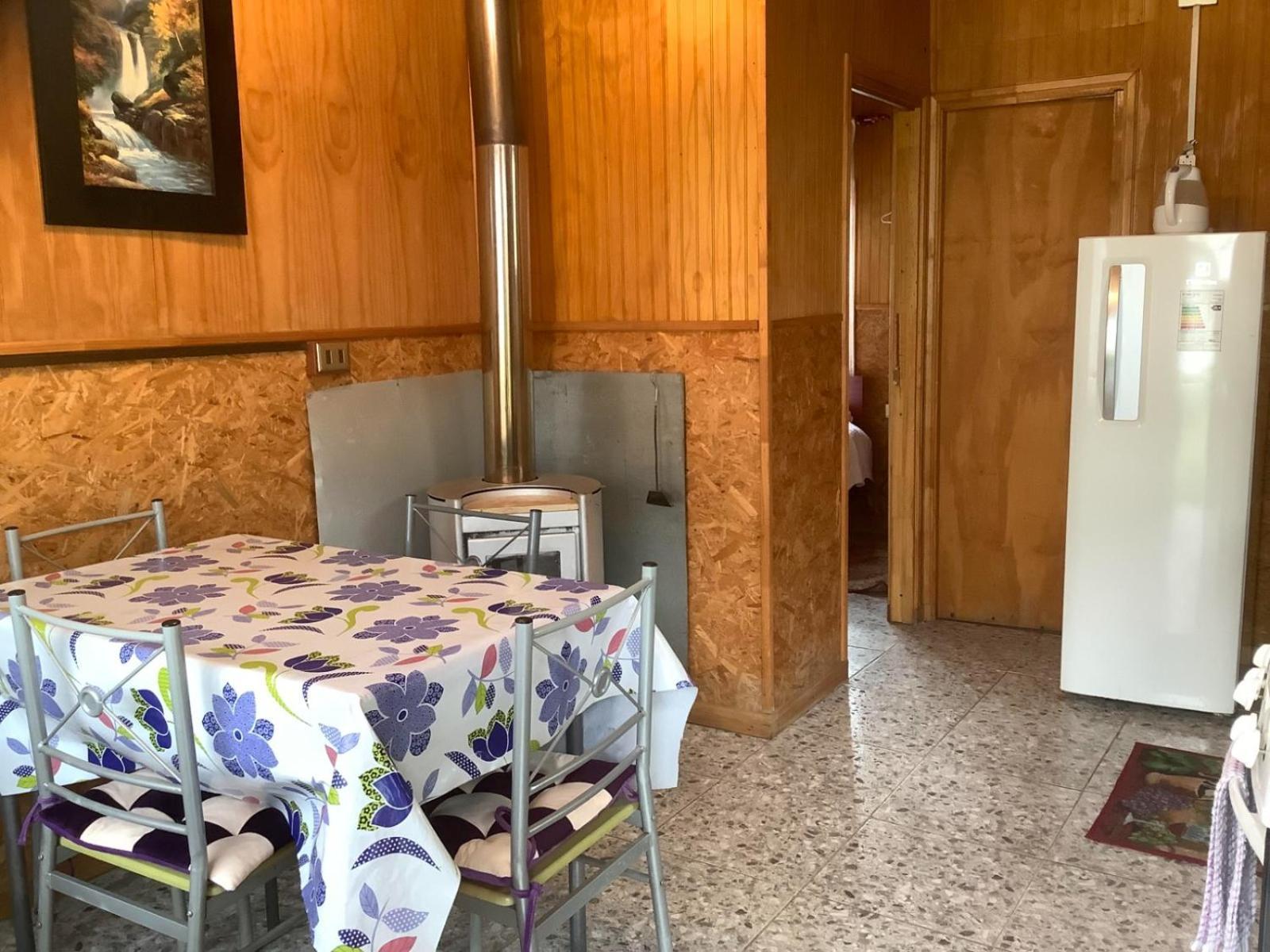 Hostal Y Cabanas Ventisquero 푸에르토 푸유구아피 외부 사진