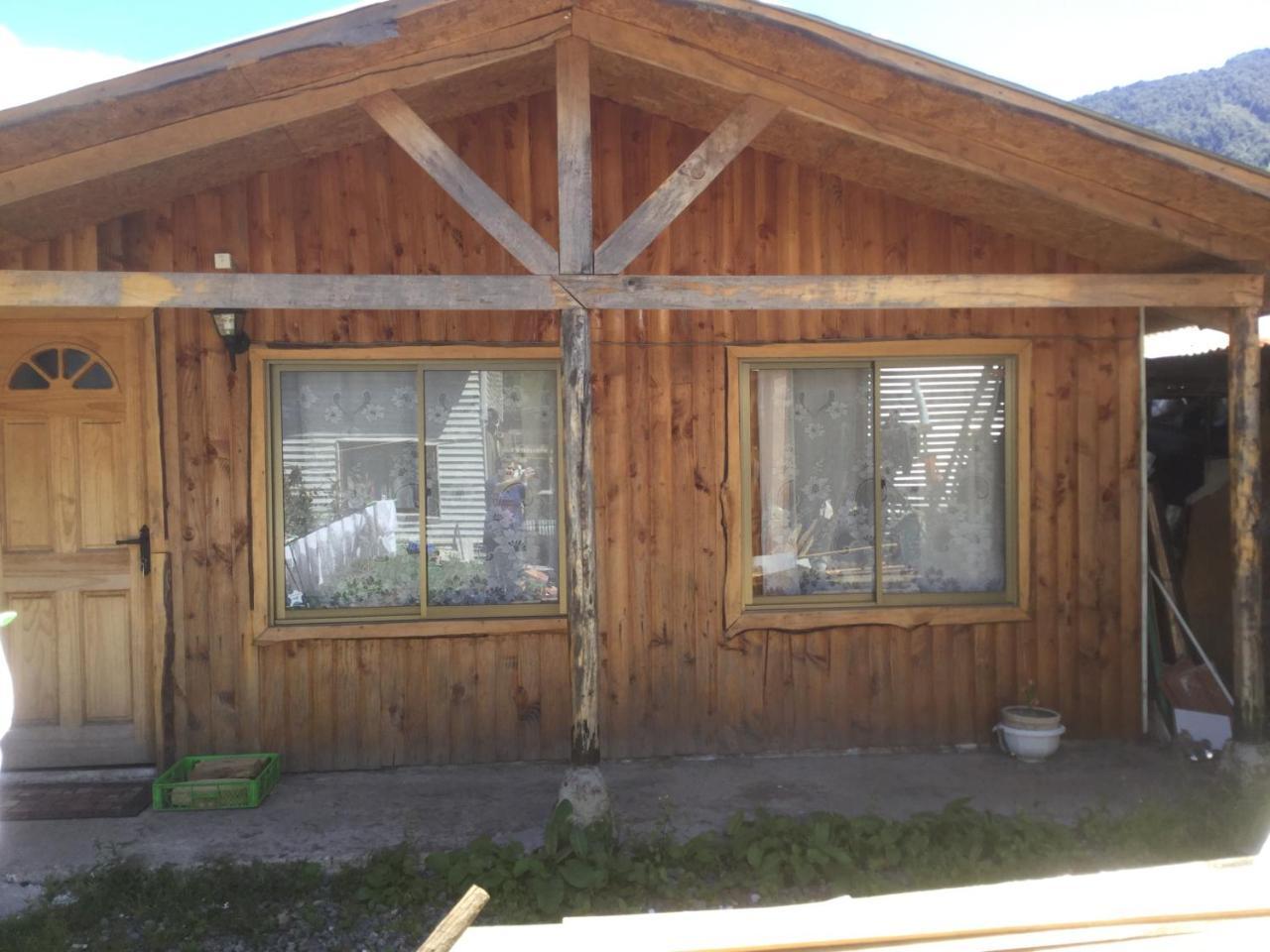 Hostal Y Cabanas Ventisquero 푸에르토 푸유구아피 외부 사진